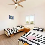 Lovely Home In Slatine With House Sea View Trogir