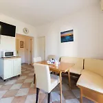 Lovely Home In Slatine With House Sea View *
