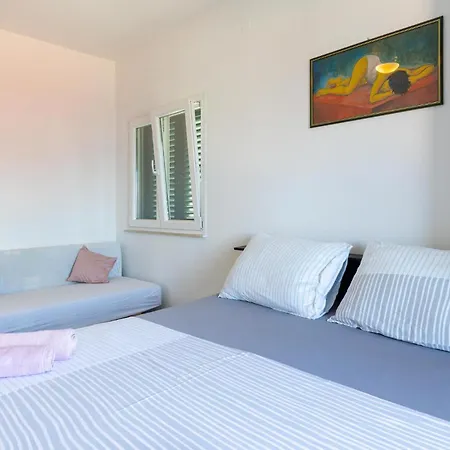 4 Bedroom Cozy In Slatine Nyaraló Trogir